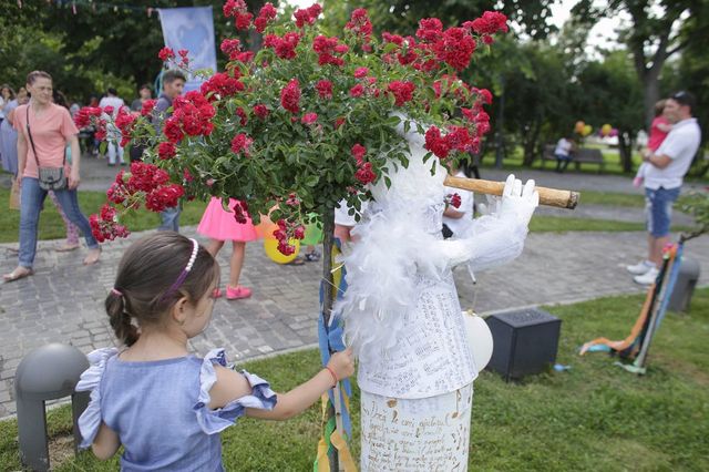 Iohannis a promulgat legea care instituie pe 15 octombrie „Ziua părinților de îngeri”