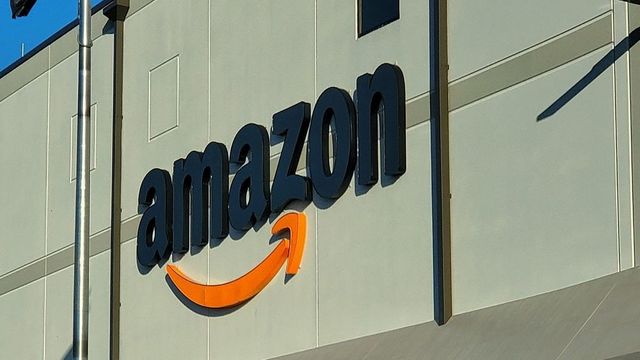 Amazon splits stock 20-for-1, reports $10-billion share buyback
