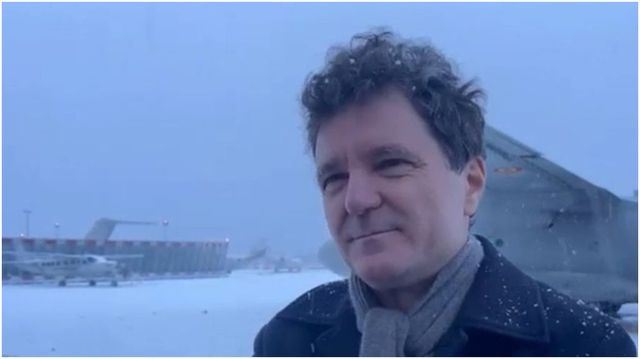 Președintele României a rămas blocat la Paris din cauza vremii