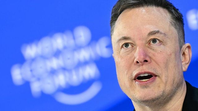Elon Musk la Davos: Urmează o lume în care roboții vor depăși oamenii ca număr și inteligență