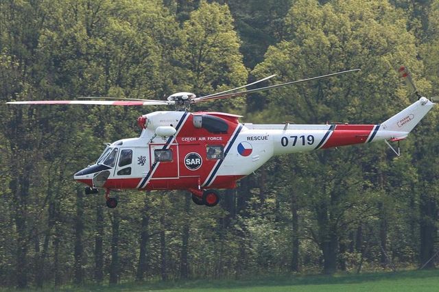 Záchranáři na Rokycansku ošetřili čtyři vážně zraněné parašutisty