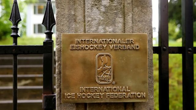 Hokejová federace IIHF po dalším posouzení nepustí Rusko na šampionáty