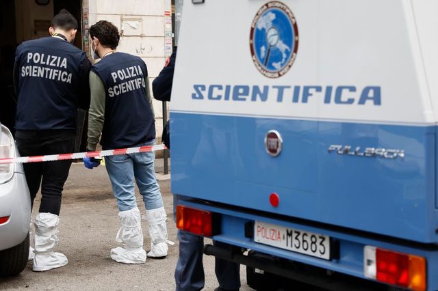 Cosenza, uccide lo zio in officina