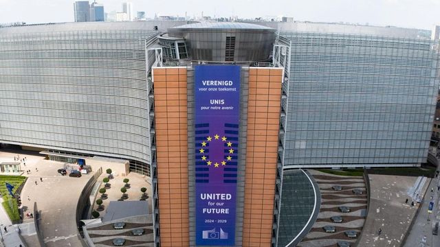 L'Ue lancia il piano contro il caro energia, 'aiuti di Stato e voucher'