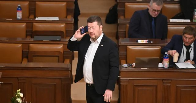 Sněmovna projedná výtky k sjezdu sudetských Němců v Brně