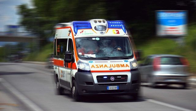Bimbo cade in piscina a Gallipoli, è in condizioni gravissime