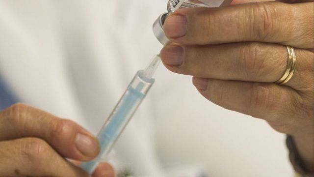 Finlanda devine prima țară din lume care va vaccina oameni împotriva gripei aviare