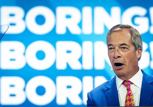 Varias mujeres son expulsadas de un discurso de Nigel Farage en Birmingham