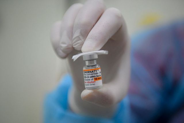 Pfizer a blocat și conturile companiei de trafic aerian din Polonia, în procesul vaccinurilor Covid