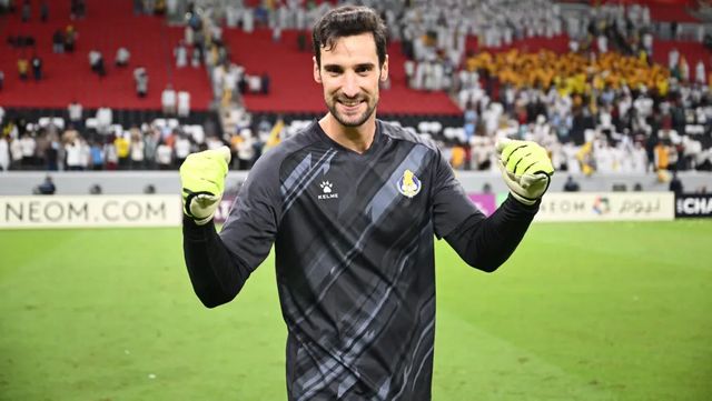 Sergio Rico vuelve a jugar 492 días después del grave accidente