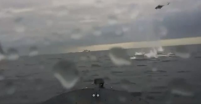 Cel puțin o navă rusească a fost avariată, într-un atac cu drone asupra Flotei din Marea Neagră