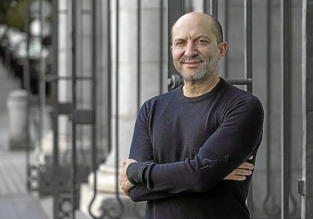 «A los políticos hoy se les pide épica, pasión y acción»