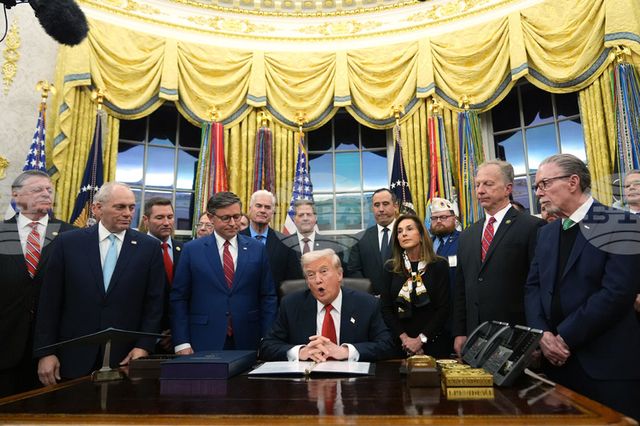 Белият дом обяви часа, в който Тръмп ще подпише закона за край на бюджетната парализа