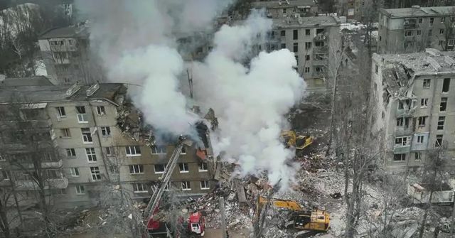 Ruský noční úder na ukrajinský Charkov zabil nejméně deset lidí, včetně dětí