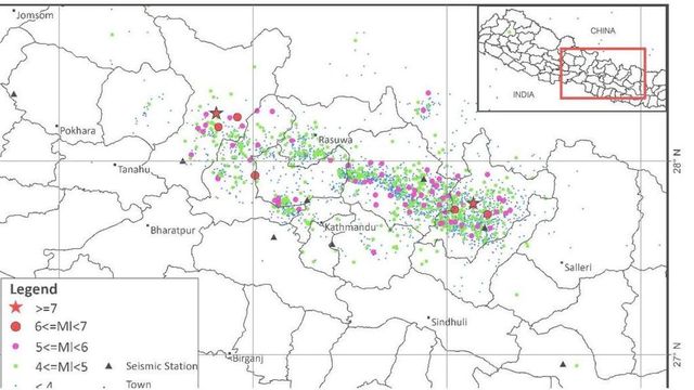 Al menos 136 personas mueren en un terremoto en Nepal