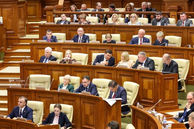 Comuniștii au cerut audierea lui Junghietu în Parlament