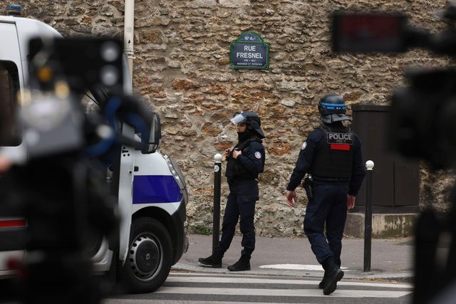 Francia, tenta di dare fuoco a sinagoga: polizia uccide uomo armato