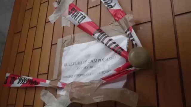 Morte avvelenate da ricina, chi ha usato il veleno era in casa