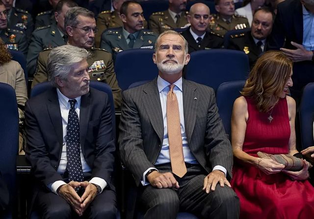 El Rey reivindica la labor de los «servidores públicos» en Ceuta más de un mes después
