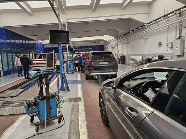 RAR: Mașinile second-hand pot fi vândute doar după ce s-a primit cartea de identitate a vehiculului