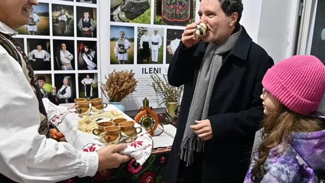 Nicușor Dan a petrecut Crăciunul la Brașov, în satul Ileni