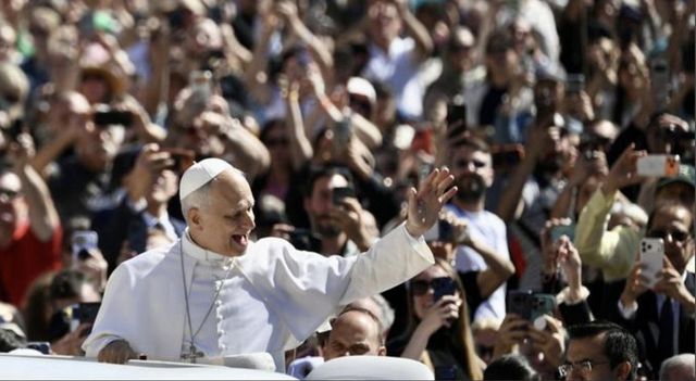 Papa Leone arrivato ad Acerra, nel cuore della Terra dei Fuochi