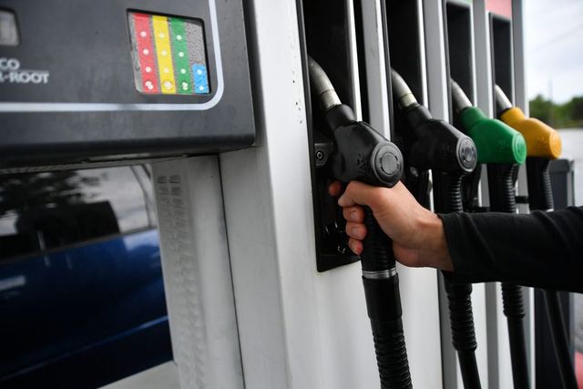 Motorina a depășit pragul de 34 de lei pe litru. Câte stocuri mai are Moldova