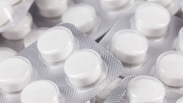 Полицаи иззеха иззеха лекарства, забранени за продажба в България, от търговски обекти в София