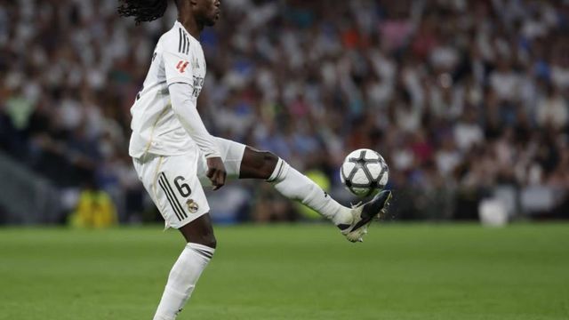 El aeropuerto de Bilbao mueve más pasajeros que nunca con menos vuelos