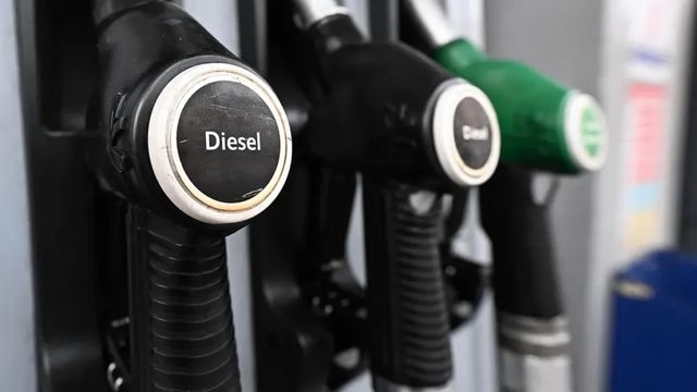 Sui ponti del 25 aprile e 1 maggio stangata per i carburanti, la spesa aumenta di 1,4 miliardi