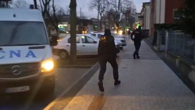 Percheziții la Direcția locativ-comunală a Primăriei Chișinău și la agenți economici, în dosare de corupție privind achizițiile publice