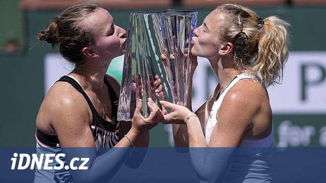 Krejčíková a Siniaková ovládly Indian Wells, Alcaraz ve finále vyzve Medveděva
