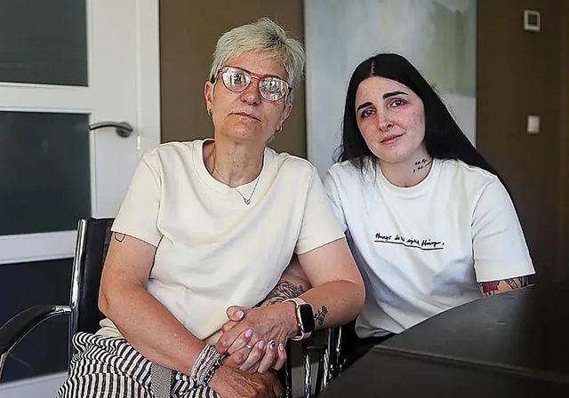 La lucha de Aurora tras ser atropellada por una amiga: «Me miró con odio, arrancó y el coche me pasó por encima»