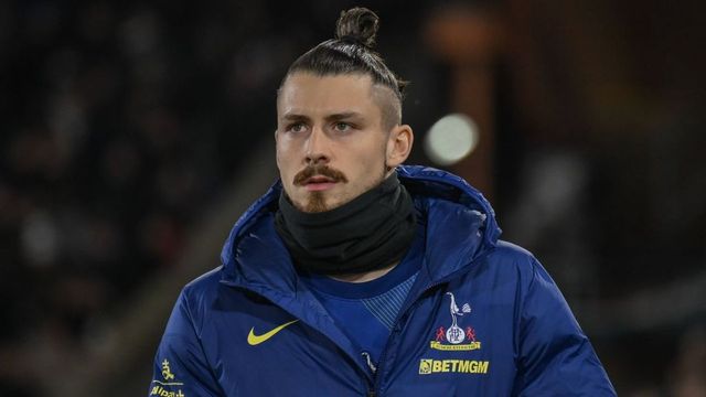 Tottenham - Aston Villa, în Cupa Angliei » Radu Drăgușin, din nou pe banca de rezerve