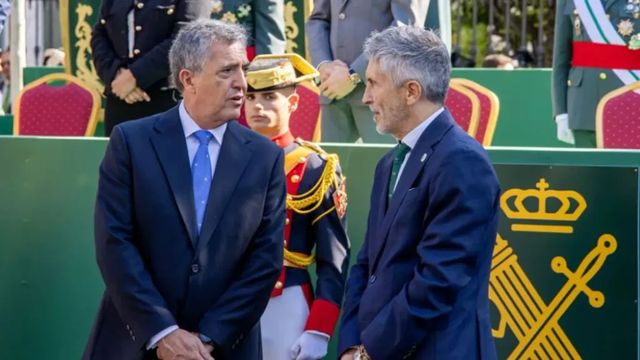 El juez imputa al exdirector de la Guardia Civil por su implicación en el caso 'cloacas'