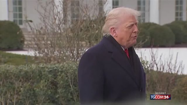 Trump, potrei imporre dazi sui paesi non d'accordo sulla Groenlandia