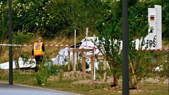 Aereo da turismo precipita in Francia, a bordo una decina di persone