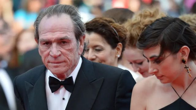 Ittasan randalírozott az utcán Tommy Lee Jones lánya a halála előtt, időpontja is volt a bíróságra