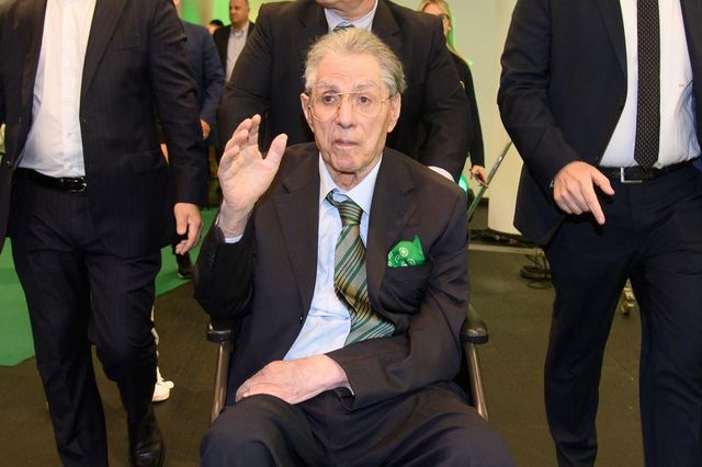 Umberto Bossi alle Europee voterà Forza Italia perché Salvini ha “tradito” la Lega