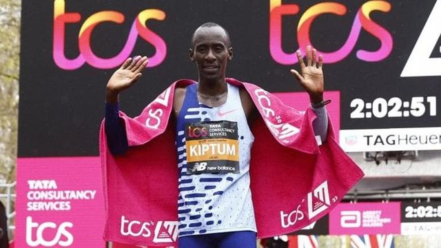 Kelvin Kiptum primatista mondiale di maratona è morto in un incidente