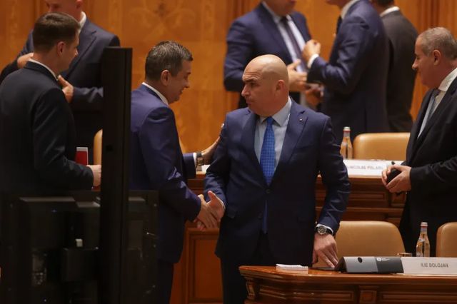 Grindeanu spune că relația sa cu Ilie Bolojan este „într-o zonă mediocră”, dar nu vrea ca acesta să plece
