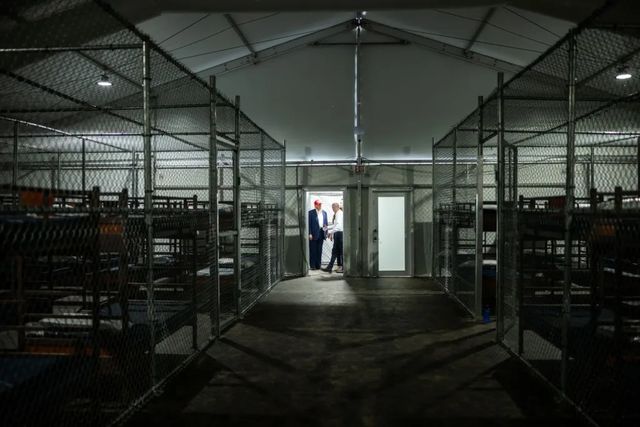El infierno de los migrantes en Miami: obligados a comer como perros
