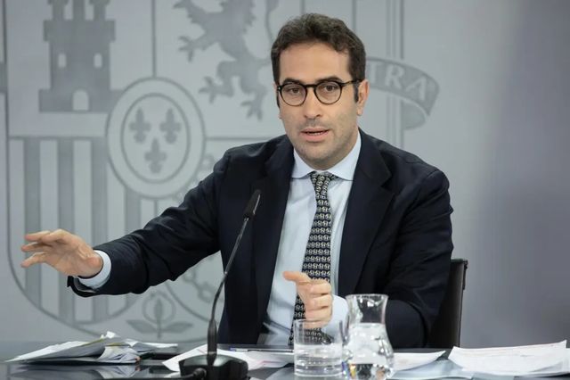 El Gobierno eleva al 2,7% su previsión de crecimiento para este año