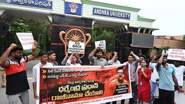 Youth Congress members take out torch rally in Hubballi