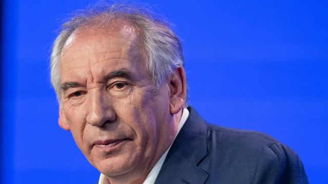 François Bayrou devine prim-ministru în Franța