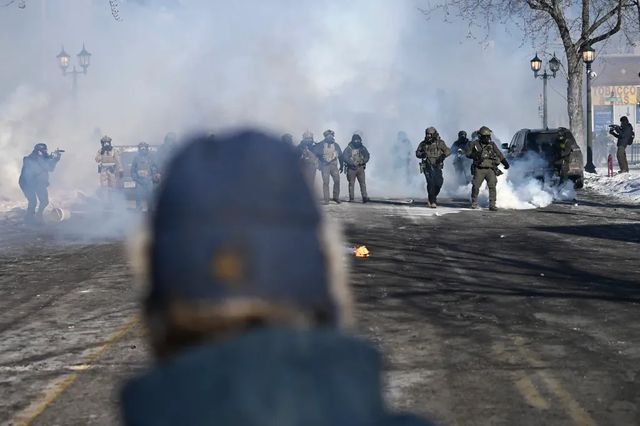 Un bărbat a murit împușcat de agenți federali în Minneapolis, pe fondul operațiunilor anti-imigrație