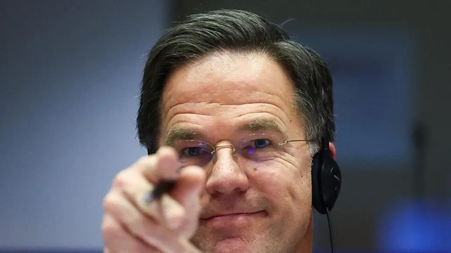 Rutte avisa a los miembros de la OTAN de que tendrán que gastar más en Defensa o «aprender ruso»