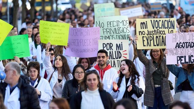 Los sindicatos médicos convocan una huelga indefinida a partir del 16 de febrero