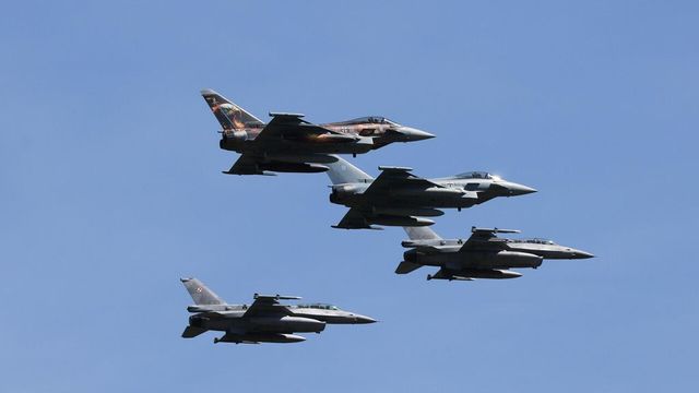 Varsavia, elicottero russo viola per 42 secondi spazio aereo, alzati i caccia