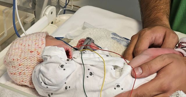 Újszülött kislányt hagytak a Heim Pál kórház inkubátorában